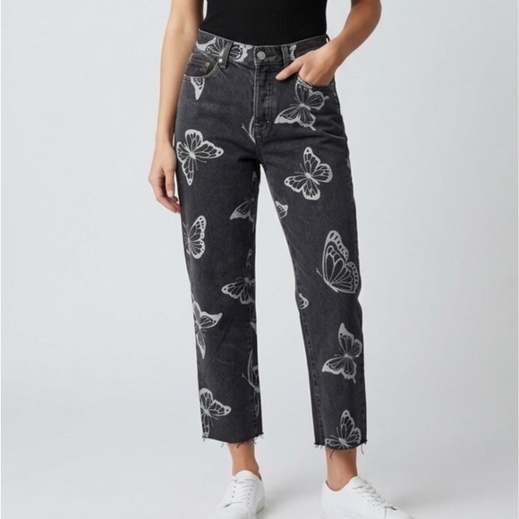 PacSun Denim - PACSUN High Rise Straight Leg
Cropped Raw Hem Butterfly
Black Jeans Size 27